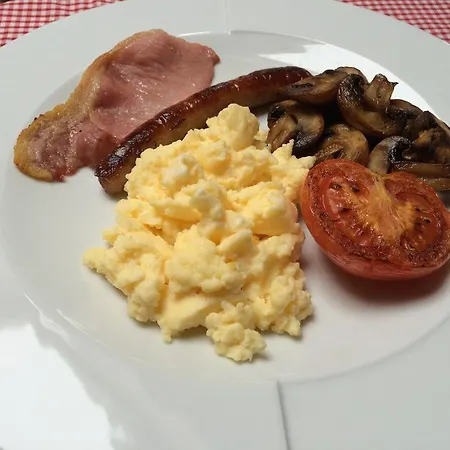 Eleven Westgate Bed & Breakfast