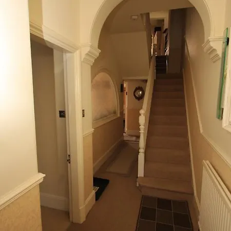 Eleven Westgate Bed & Breakfast 4*
