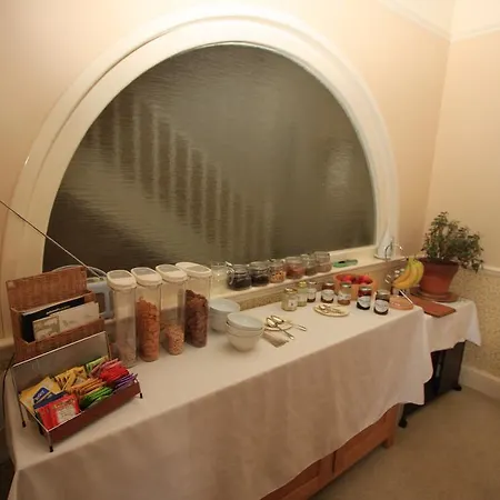Bed & Breakfast Eleven Westgate 4*